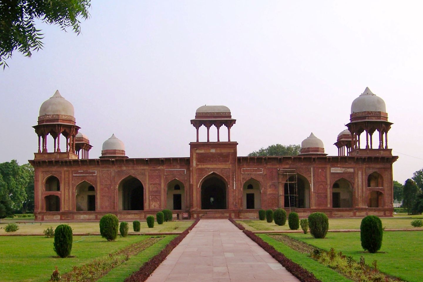 Mariam's Tomb Agra (Timings, History, Entry Fee, Images, Built by & Information)