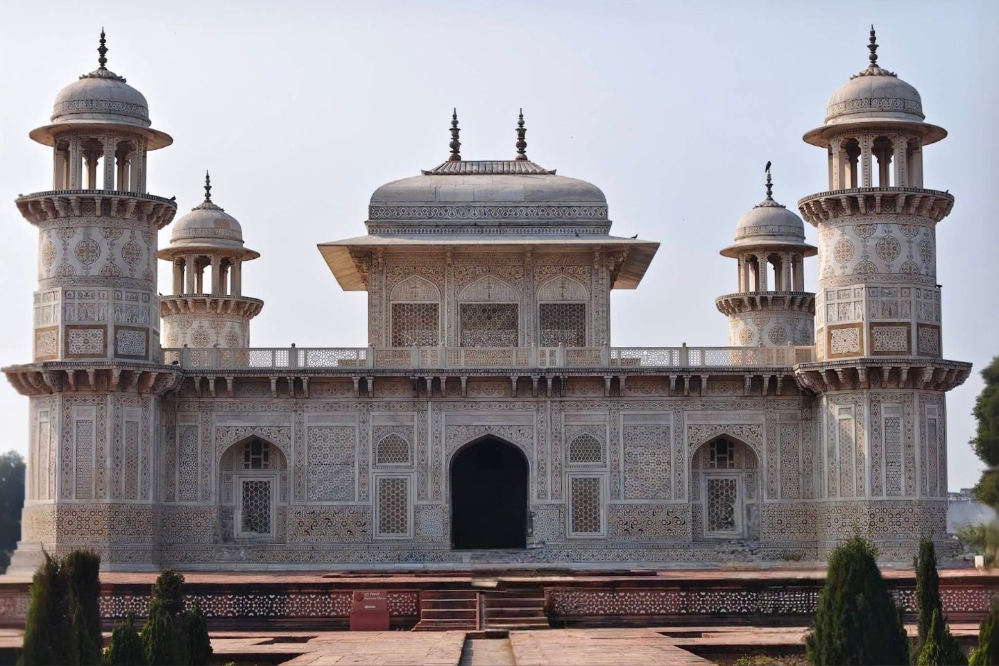 Tomb of I'timād-ud-Daulah / Baby Taj Agra (Timings, History, Entry Fee, Images, Built by & Information)