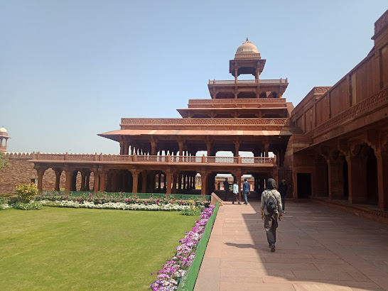  Tansen Baradari Fatehpur Sikri Agra 